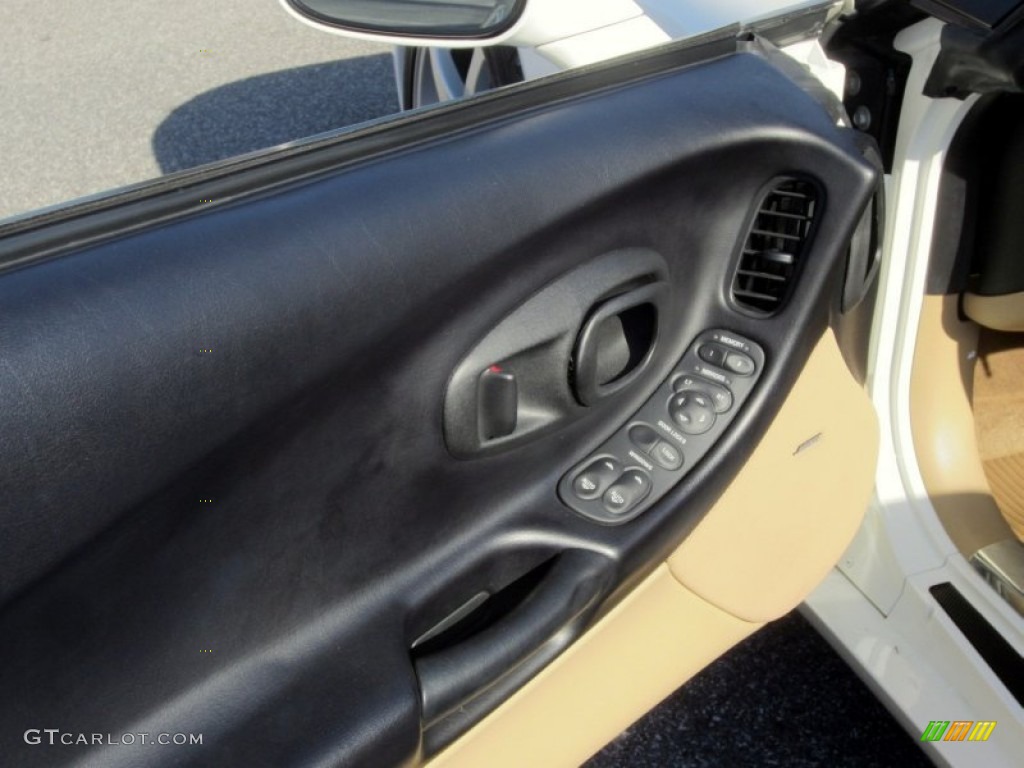 2001 Corvette Convertible - Speedway White / Light Oak photo #13