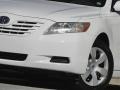 Super White - Camry LE Photo No. 31
