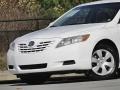 Super White - Camry LE Photo No. 33