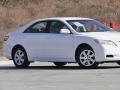 Super White - Camry LE Photo No. 34