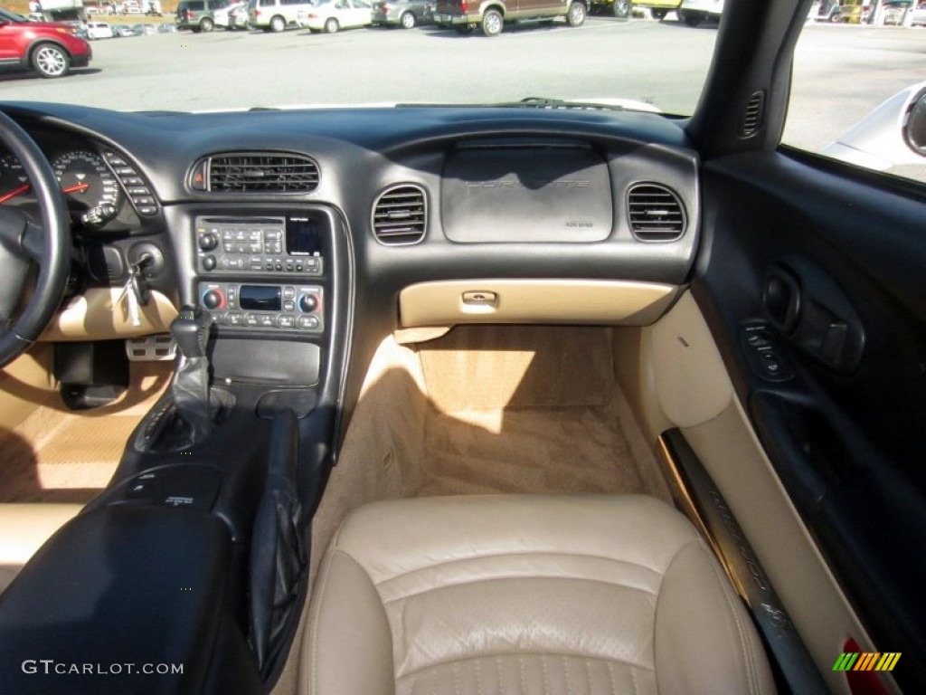 2001 Corvette Convertible - Speedway White / Light Oak photo #20