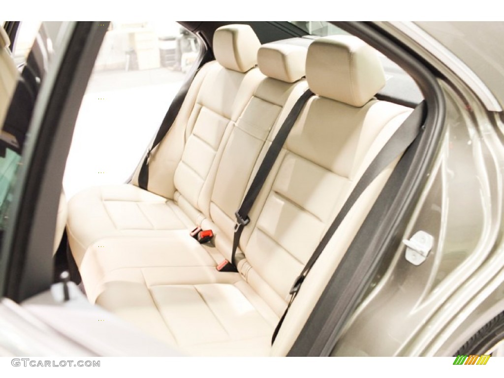 2013 E 350 4Matic Sedan - Indium Grey Metallic / Almond/Black photo #37