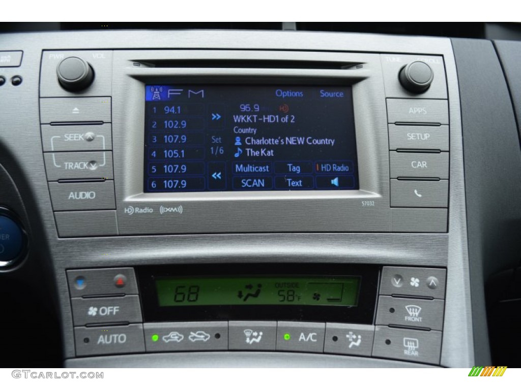 2015 Toyota Prius Persona Series Hybrid Controls Photo #99419251