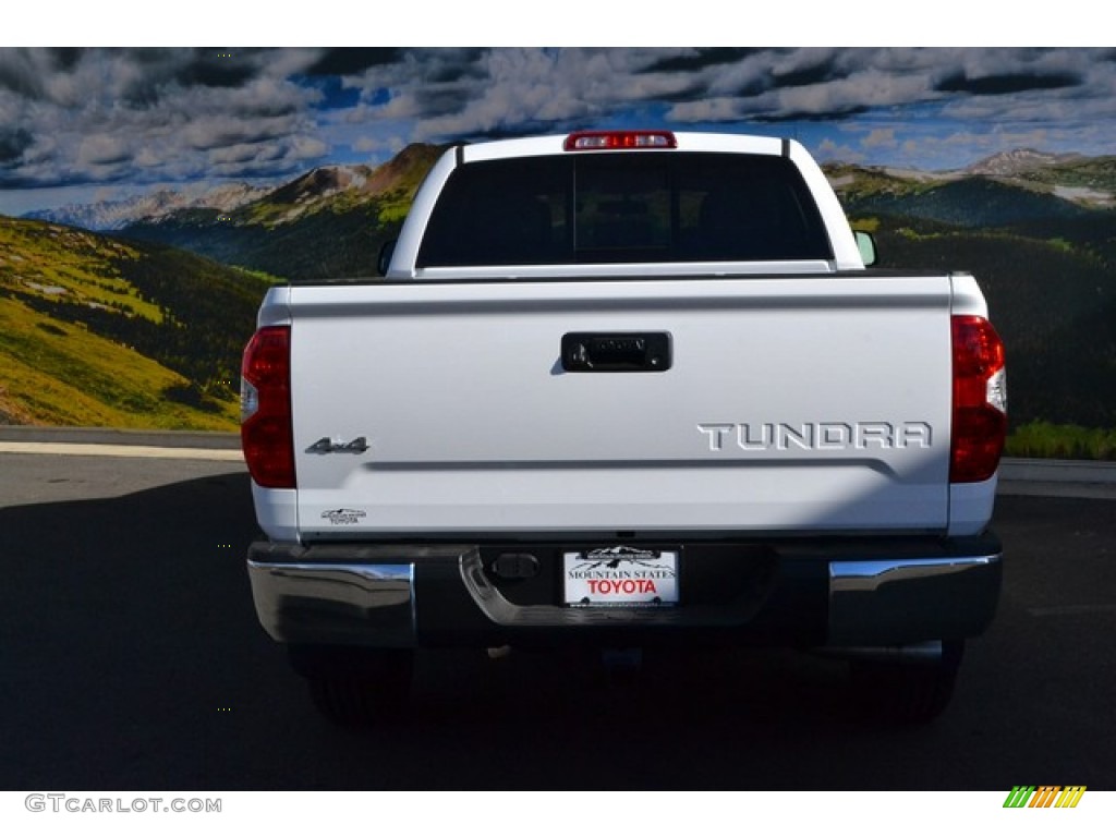 2015 Tundra SR5 Double Cab 4x4 - Super White / Black photo #4