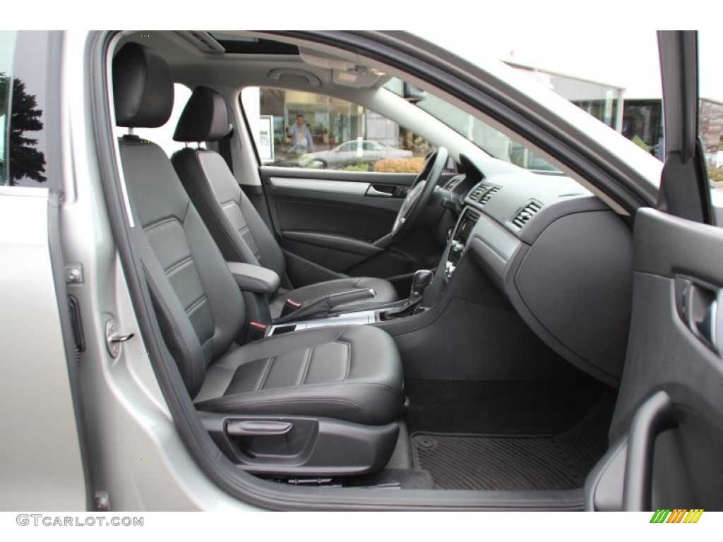 2012 Passat 2.5L SE - Reflex Silver Metallic / Titan Black photo #27