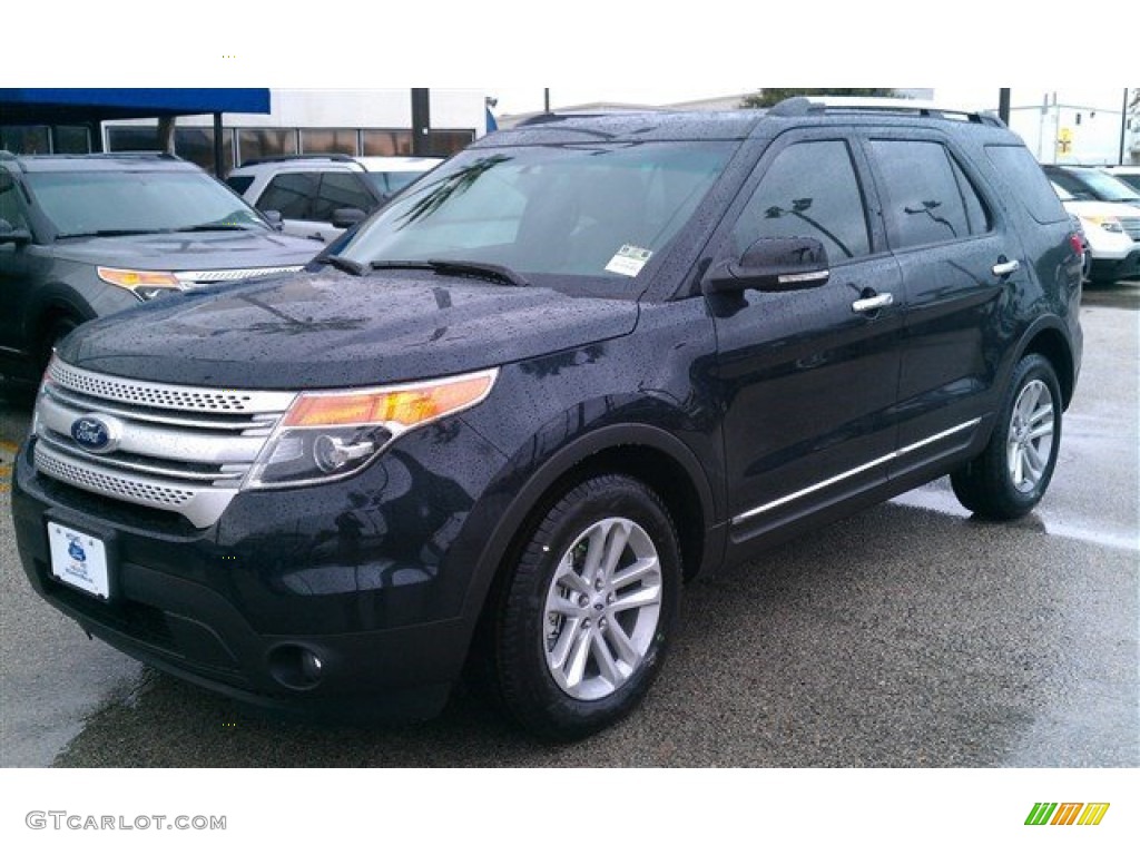 2015 Explorer XLT - Dark Side / Medium Light Stone photo #17