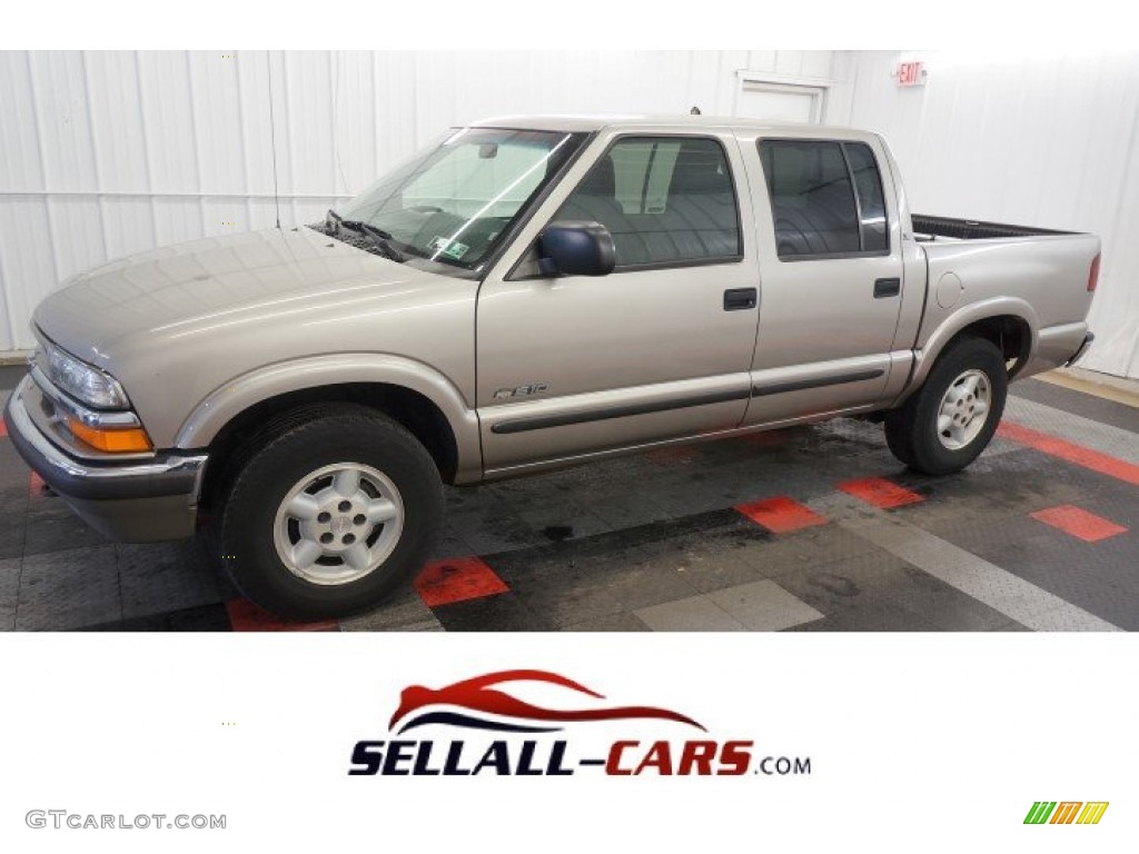 2002 S10 LS Crew Cab 4x4 - Sandalwood Metallic / Graphite photo #1