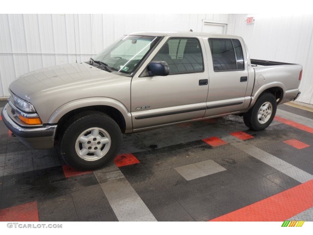 2002 S10 LS Crew Cab 4x4 - Sandalwood Metallic / Graphite photo #2