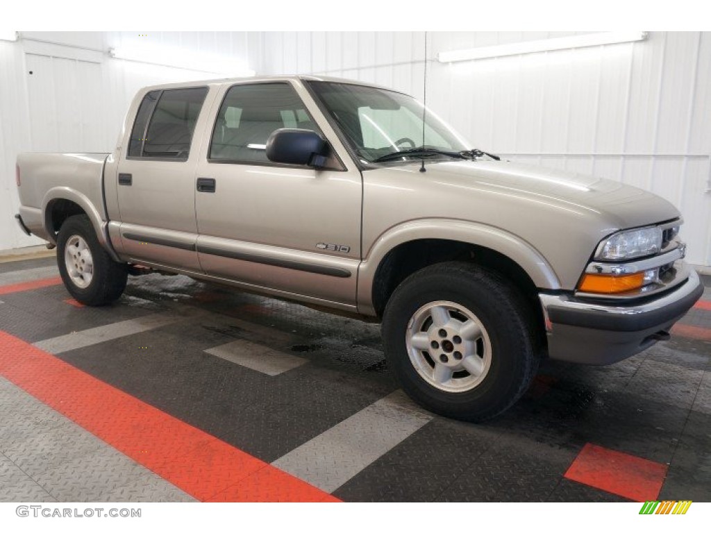 2002 S10 LS Crew Cab 4x4 - Sandalwood Metallic / Graphite photo #6