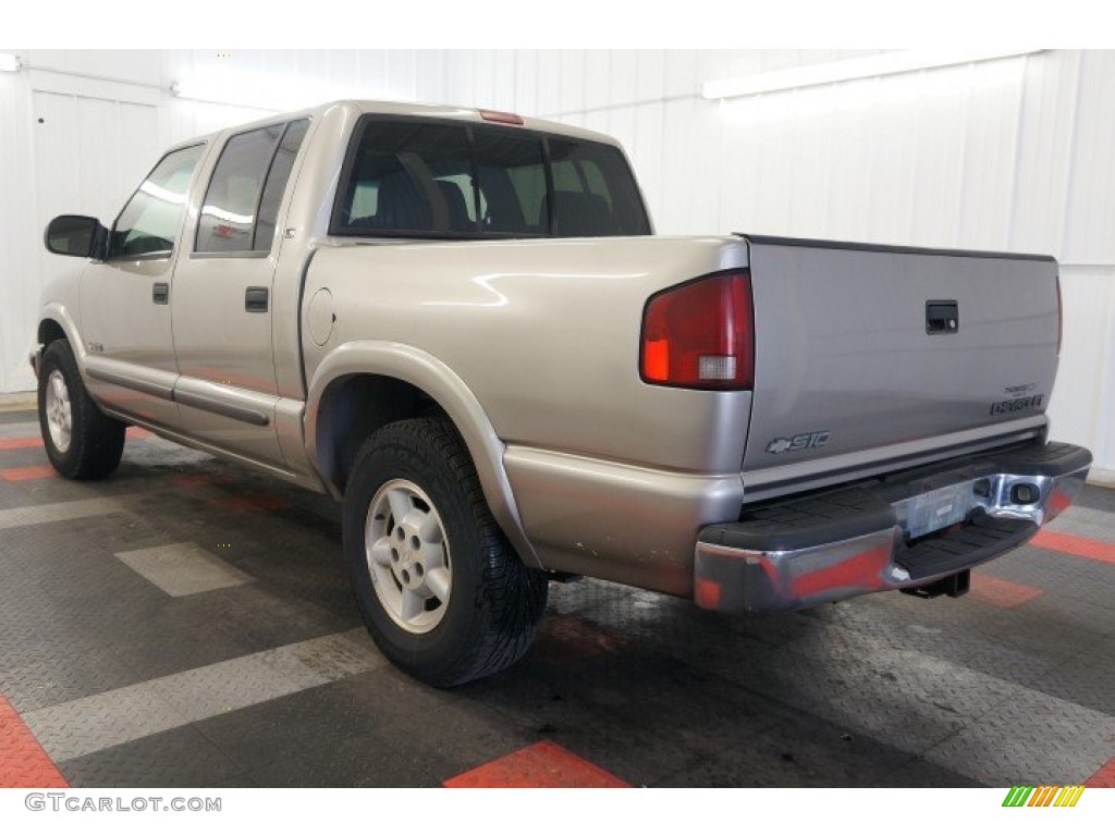 2002 S10 LS Crew Cab 4x4 - Sandalwood Metallic / Graphite photo #10