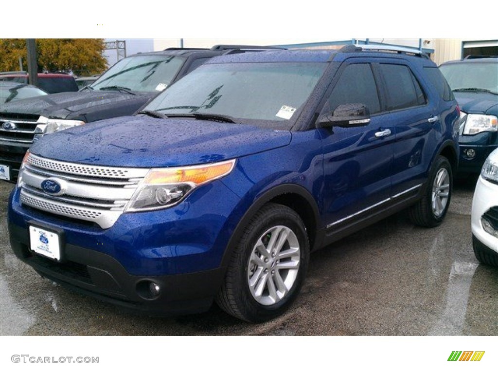 2015 Explorer XLT - Deep Impact Blue / Medium Light Stone photo #3