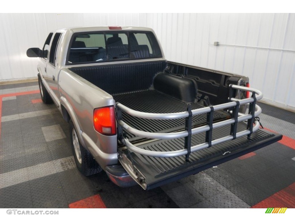 2002 S10 LS Crew Cab 4x4 - Sandalwood Metallic / Graphite photo #18