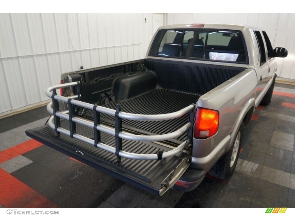 2002 S10 LS Crew Cab 4x4 - Sandalwood Metallic / Graphite photo #19