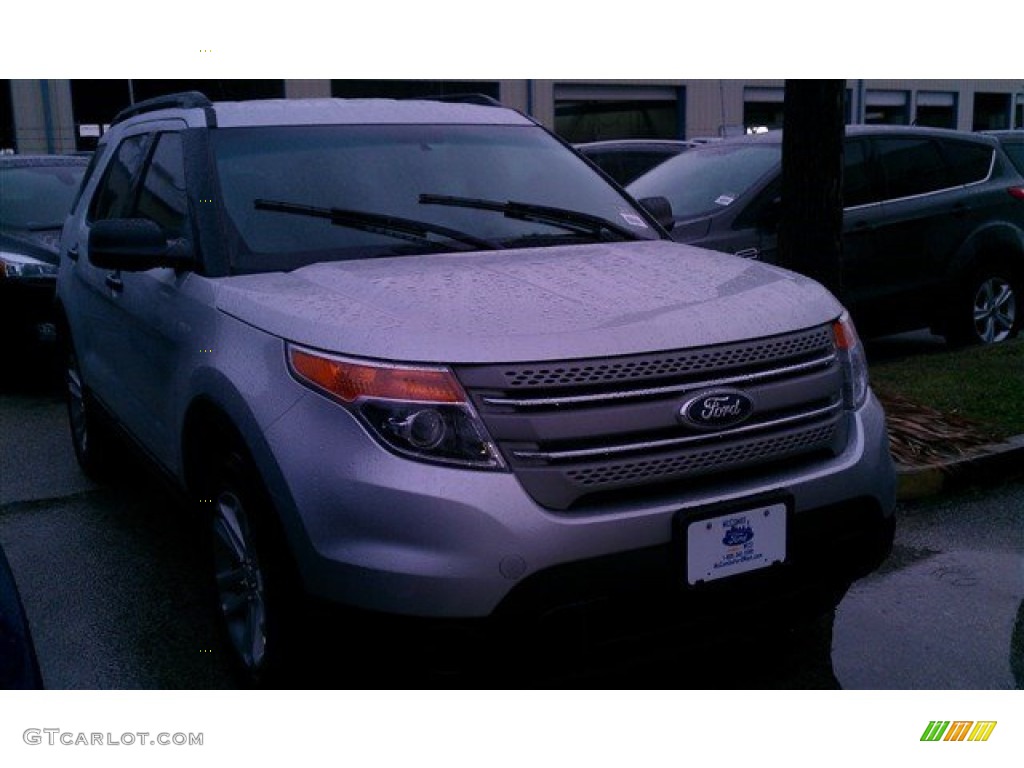 2015 Explorer FWD - Ingot Silver / Medium Light Stone photo #2