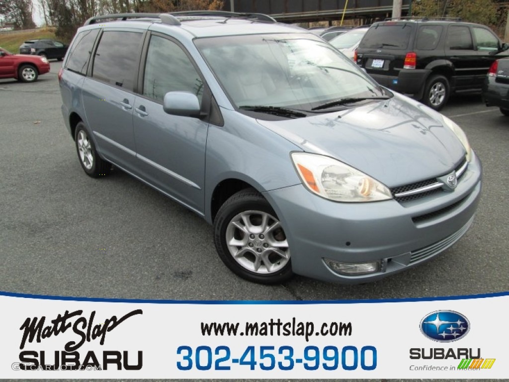 2004 Sienna XLE AWD - Silver Shadow Pearl / Stone Gray photo #1