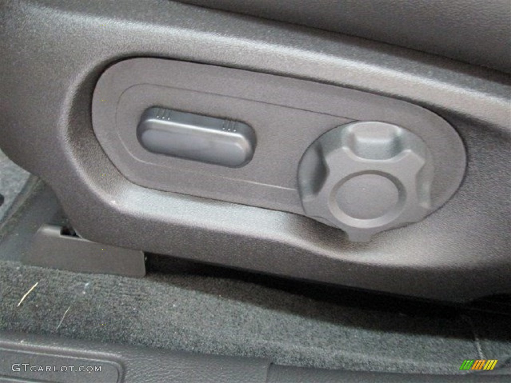 2015 Taurus SEL - Ingot Silver Metallic / Charcoal Black photo #15