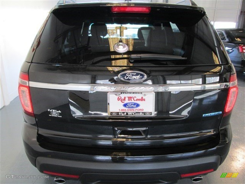 2015 Explorer FWD - Tuxedo Black / Medium Light Stone photo #5