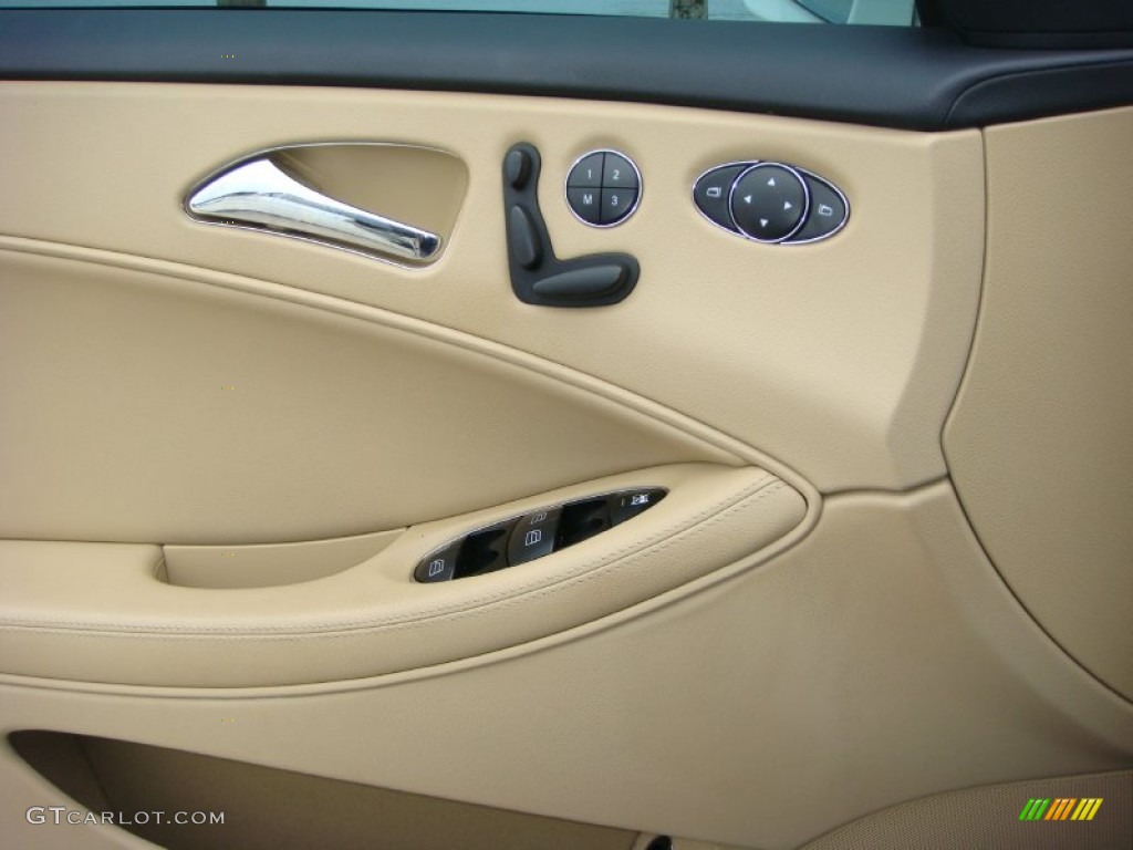 2009 CLS 550 - Arctic White / Cashmere photo #16