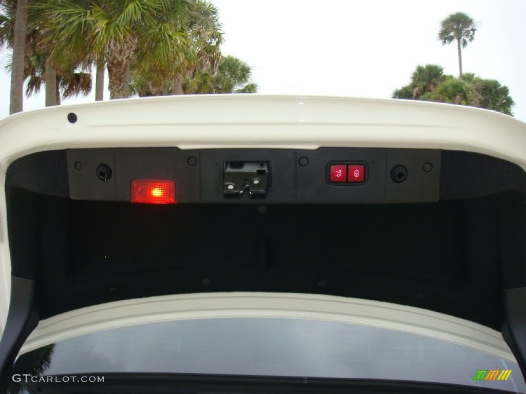 2009 CLS 550 - Arctic White / Cashmere photo #22