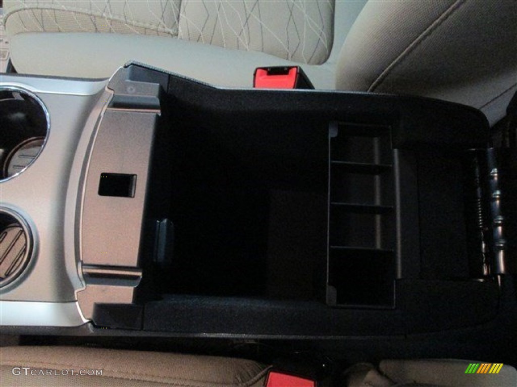 2015 Explorer FWD - Tuxedo Black / Medium Light Stone photo #20
