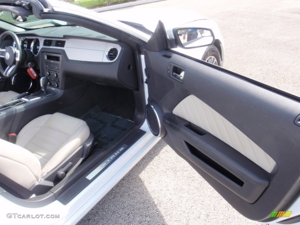 2014 Mustang V6 Premium Convertible - White / Medium Stone photo #21