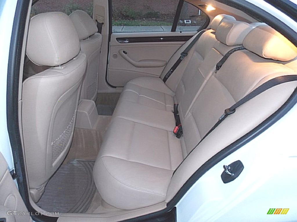 2005 BMW 3 Series 325xi Sedan Rear Seat Photos