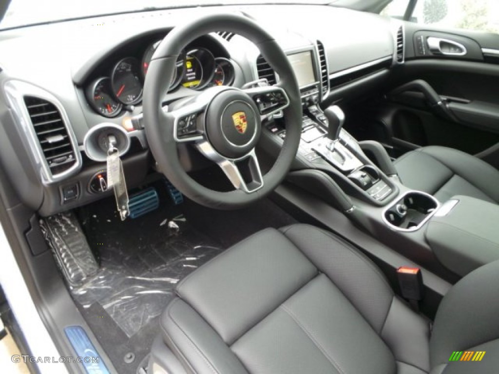 Black Interior 2015 Porsche Cayenne S Photo #99447313