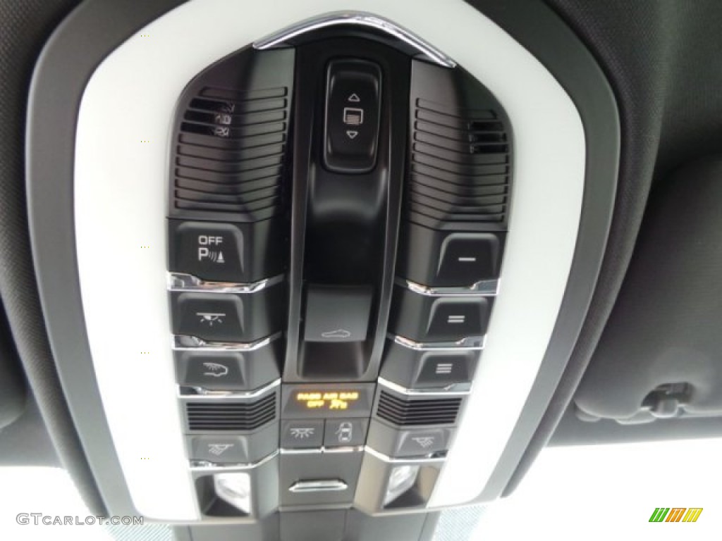 2015 Porsche Cayenne S Controls Photo #99447940