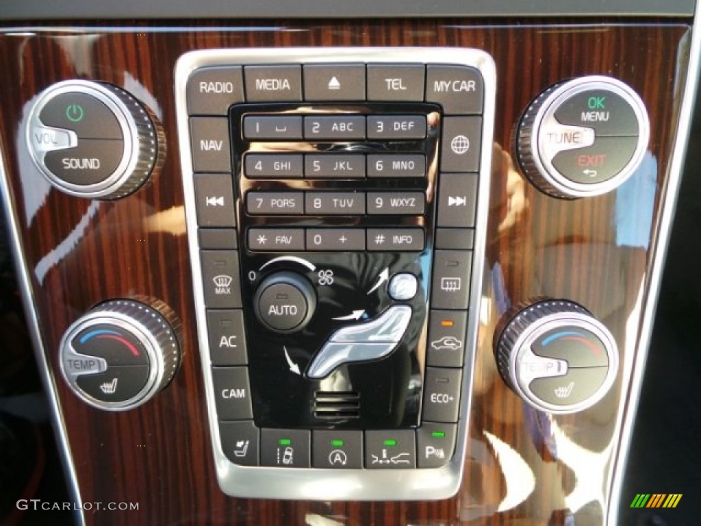 2015 Volvo S60 T6 Drive-E Controls Photo #99448734