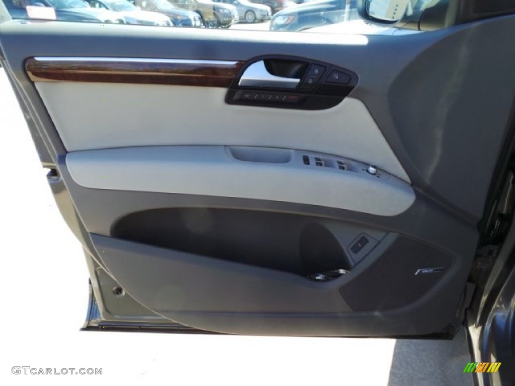 2015 Audi Q7 3.0 TDI Premium Plus quattro Limestone Gray Door Panel Photo #99452520