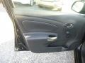 Super Black - Versa 1.6 S Sedan Photo No. 14