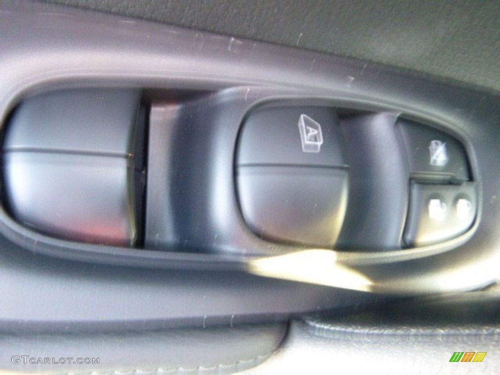 2015 Rogue SV AWD - Midnight Jade / Charcoal photo #15