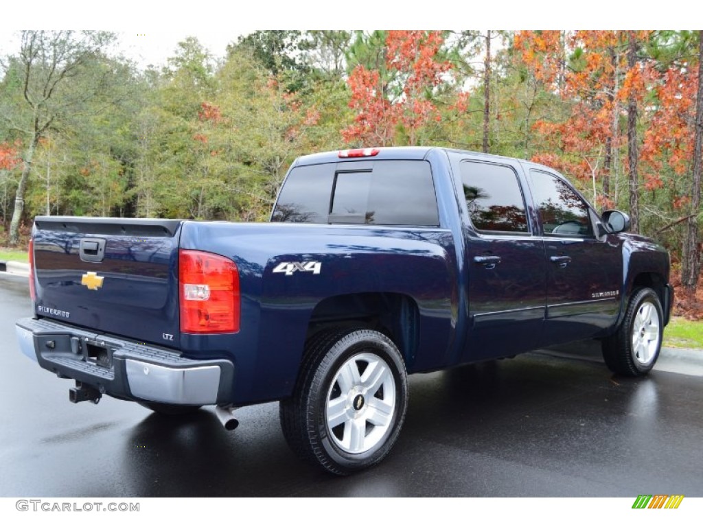 2007 Silverado 1500 LTZ Crew Cab 4x4 - Dark Blue Metallic / Light Titanium/Dark Titanium Gray photo #5