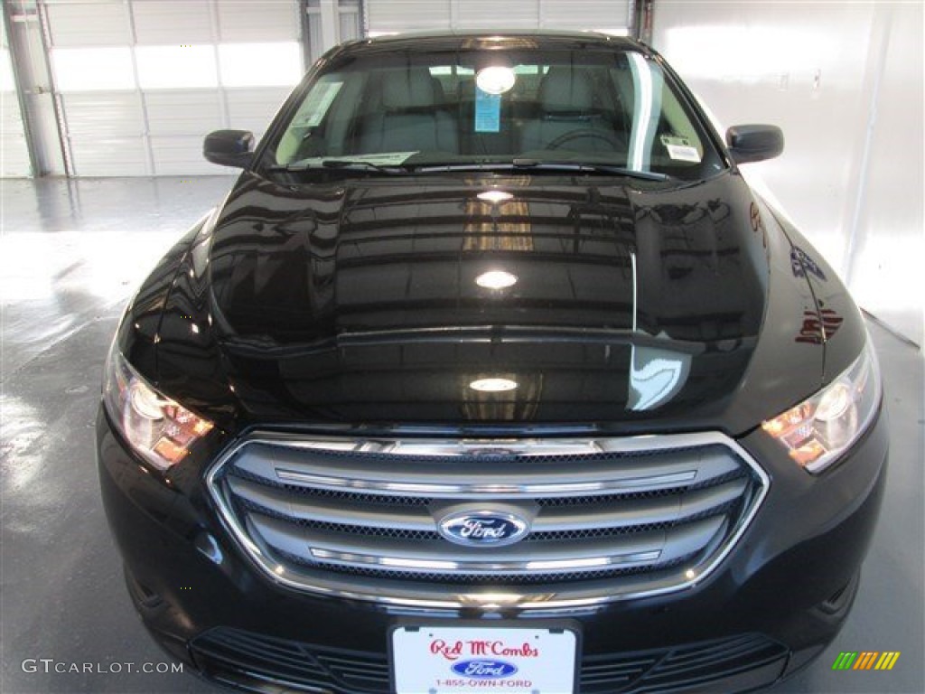 2015 Taurus SE - Tuxedo Black Metallic / Dune photo #3
