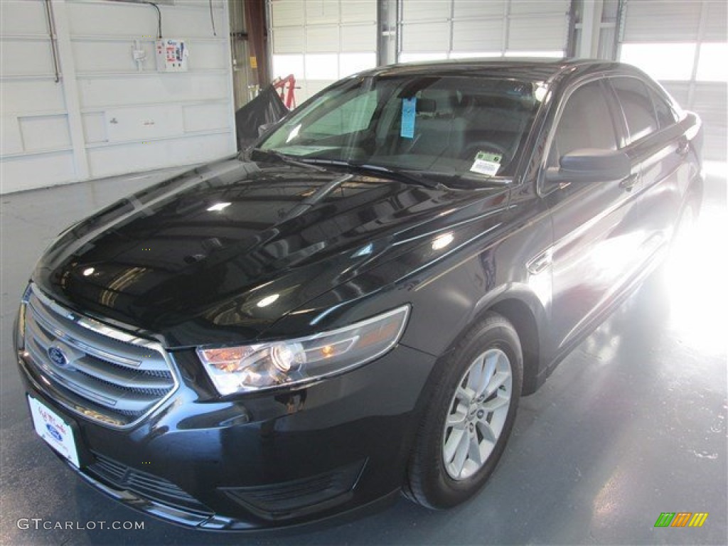 2015 Taurus SE - Tuxedo Black Metallic / Dune photo #4