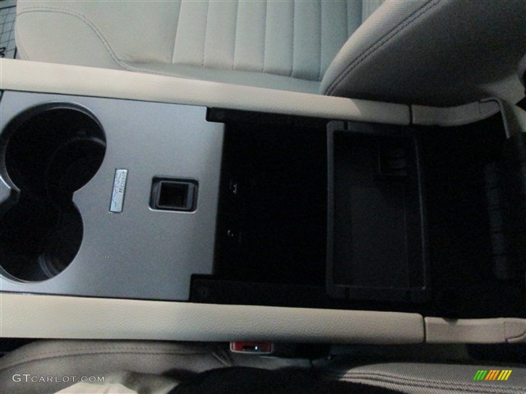 2015 Taurus SE - Tuxedo Black Metallic / Dune photo #23