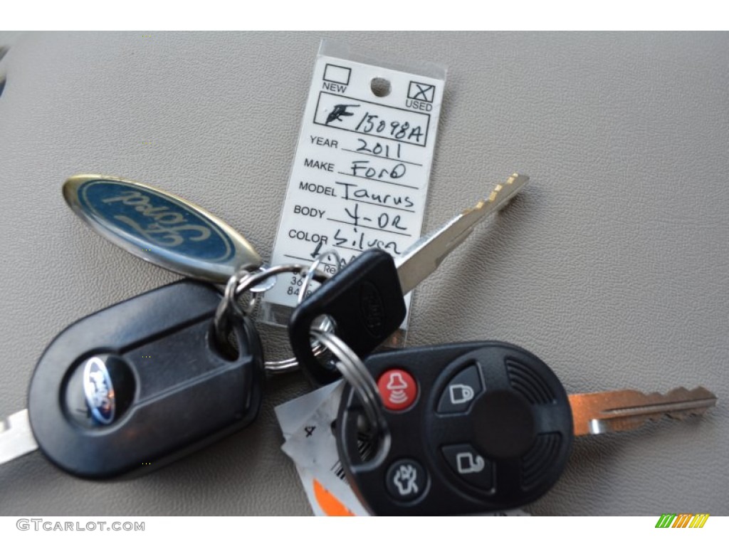 2011 Taurus SE - Ingot Silver / Light Stone photo #26