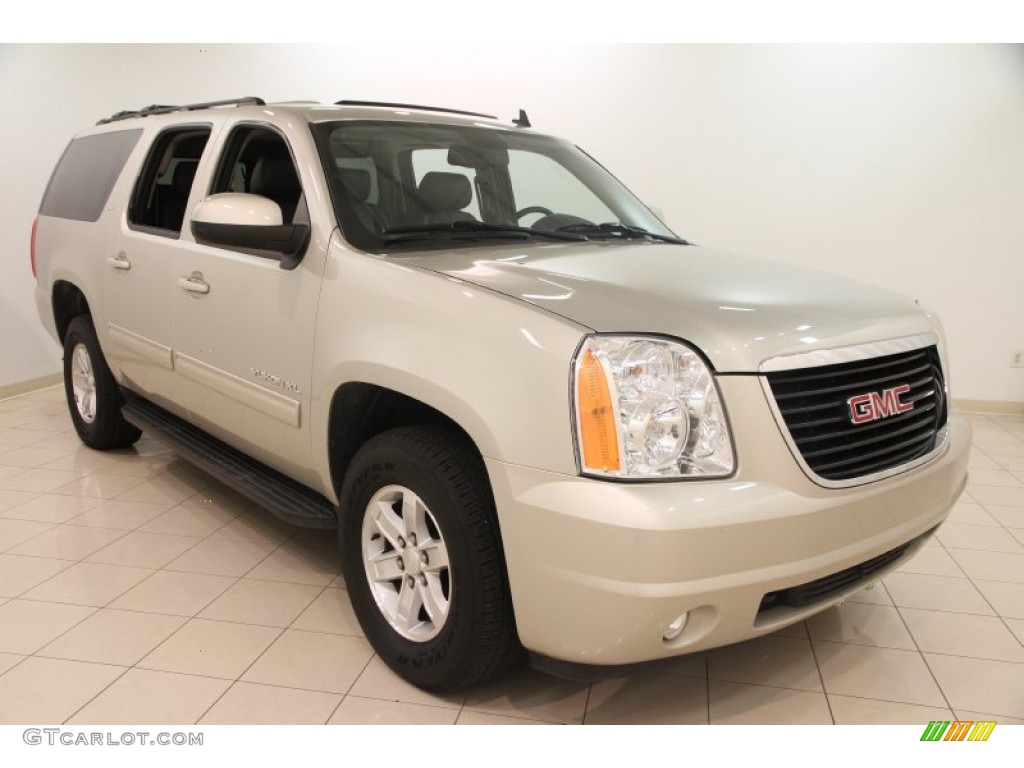 2014 Yukon XL SLT 4x4 - Champagne Silver Metallic / Ebony photo #1