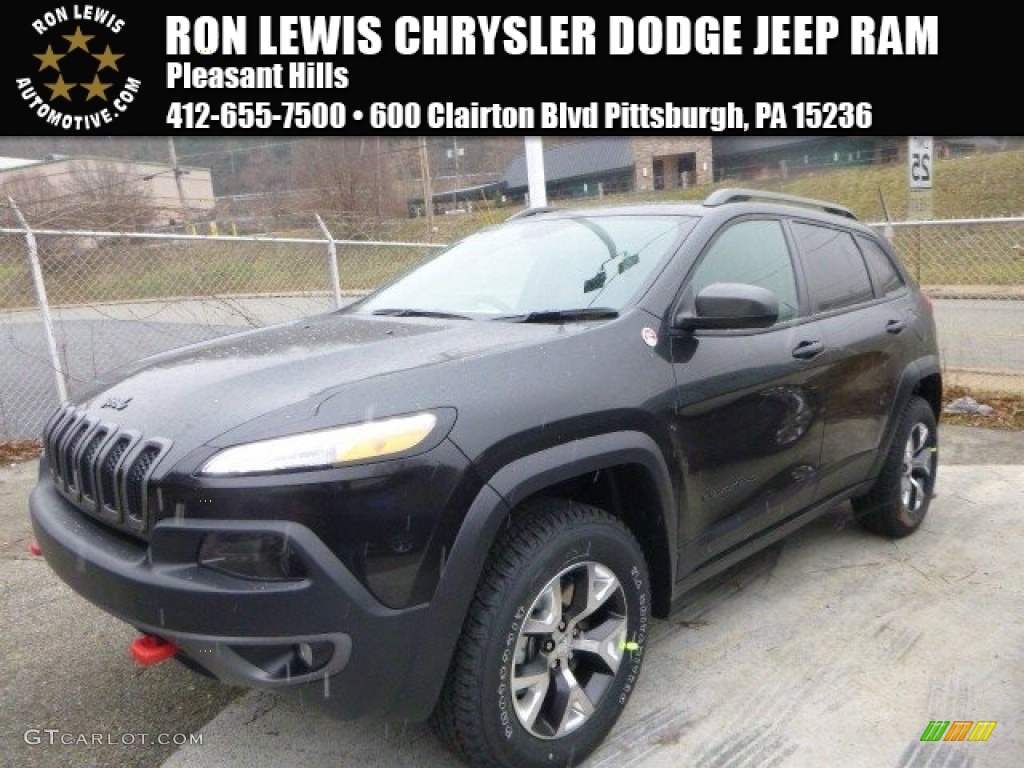 2015 Cherokee Trailhawk 4x4 - Brilliant Black Crystal Pearl / Trailhawk Black photo #1