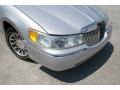 2001 Silver Frost Metallic Lincoln Town Car Signature  photo #29