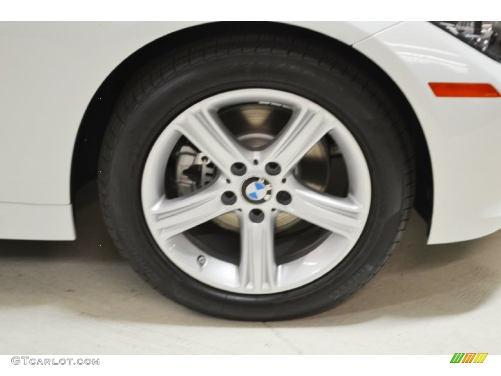 2015 3 Series 320i Sedan - Alpine White / Black photo #3