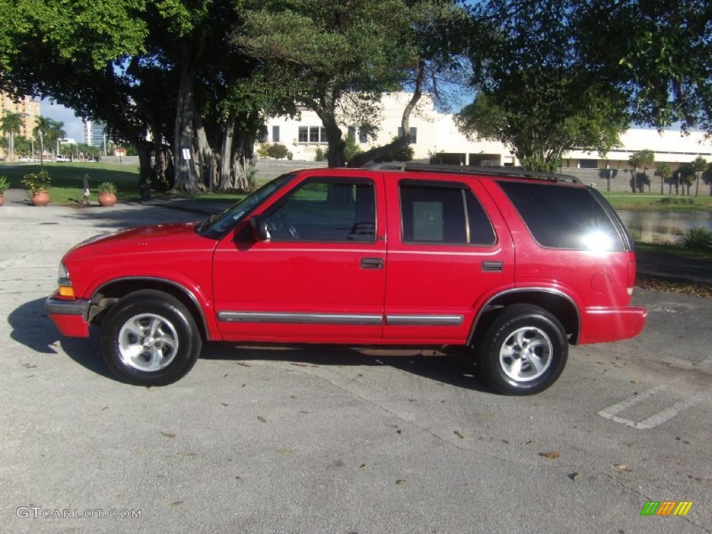 2000 Blazer LS - Victory Red / Medium Gray photo #2