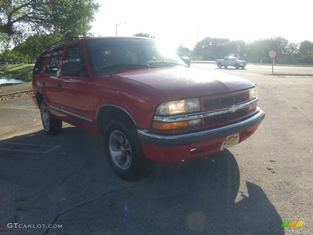 2000 Blazer LS - Victory Red / Medium Gray photo #6