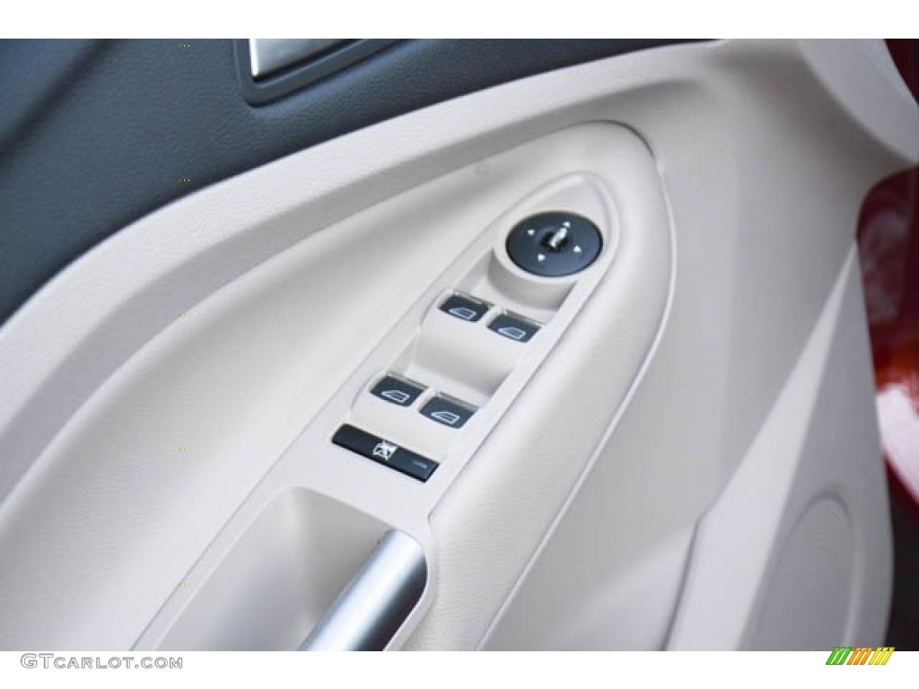 2015 Ford Escape Titanium Controls Photo #99500623
