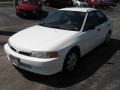 Innsbruck White - Mirage ES Sedan Photo No. 4