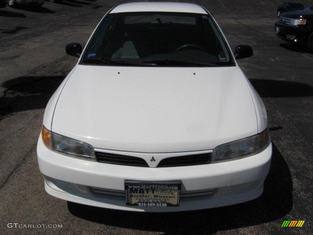 2001 Mirage ES Sedan - Innsbruck White / Gray photo #5