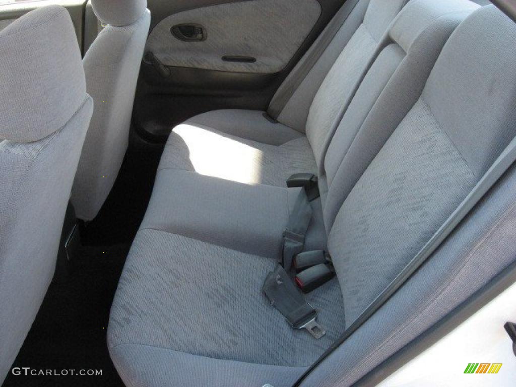 2001 Mirage ES Sedan - Innsbruck White / Gray photo #8