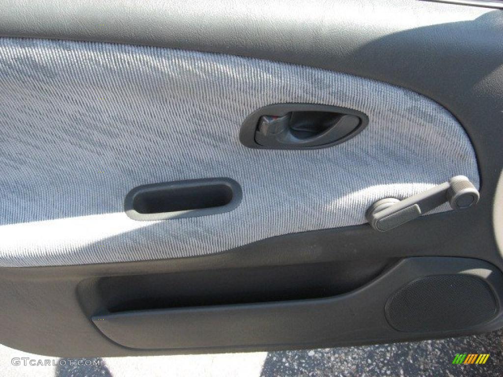 2001 Mirage ES Sedan - Innsbruck White / Gray photo #11
