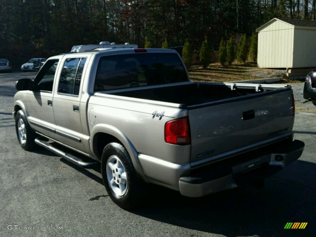 2003 S10 LS Crew Cab 4x4 - Light Pewter Metallic / Graphite photo #17