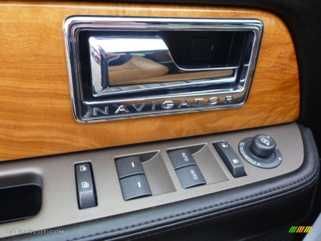 2014 Lincoln Navigator L 4x4 Controls Photo #99509470